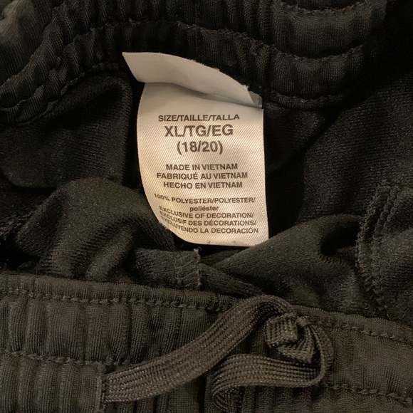 Adidas jacket and pants. Boys XL 18/20. In great condition. - Picture 8 of 8